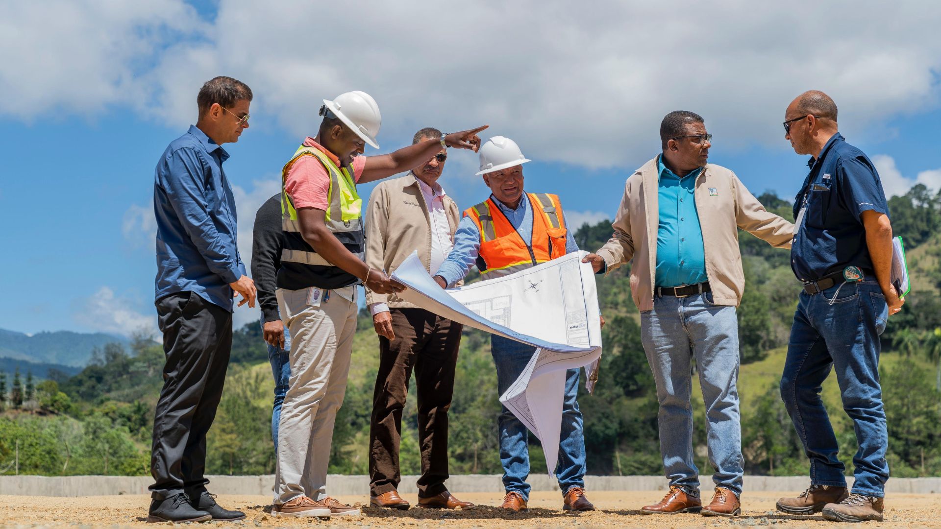 Edesur construirá subestación en Rancho Arriba para seguir mejorando el servicio eléctrico