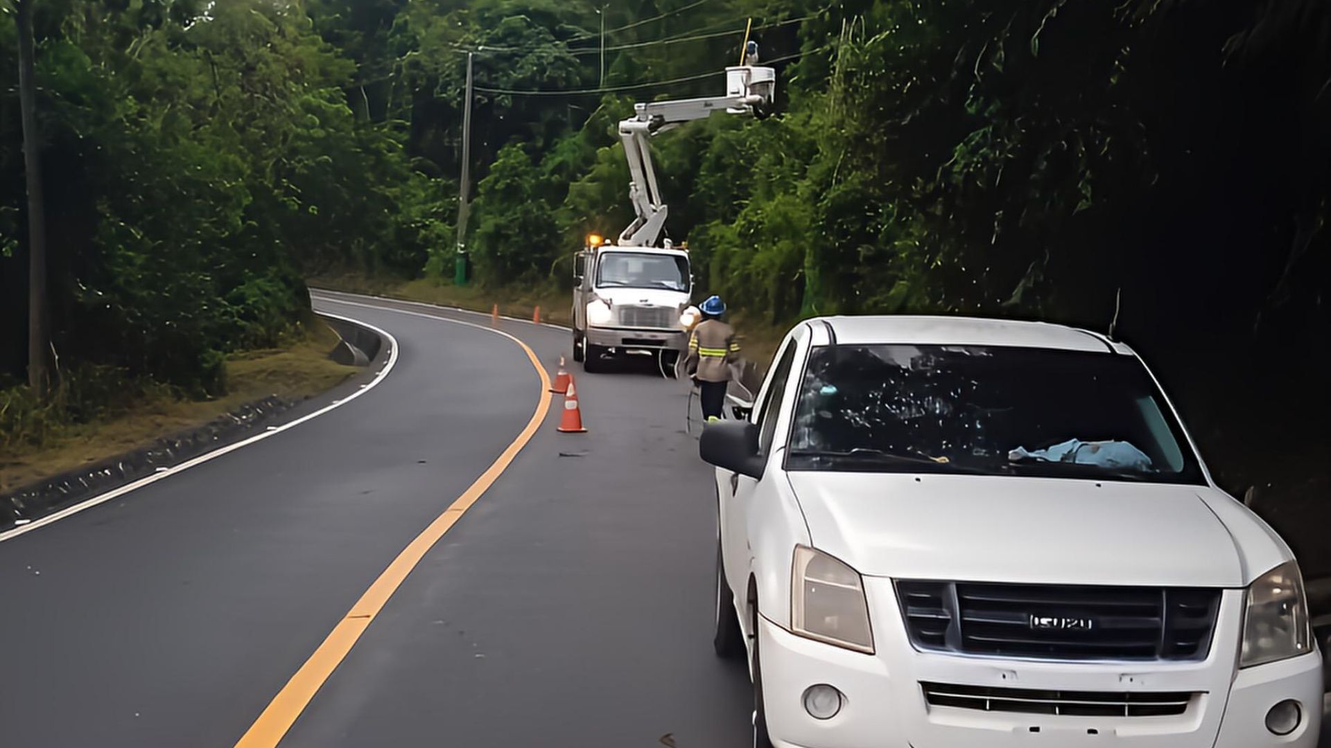 Brigadas de Edesur Dominicana trabajan en comunidades impactadas por lluvias