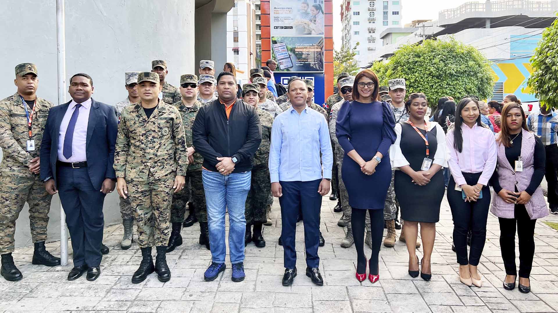 Edesur rinde honor a la Patria al conmemorarse el 179 aniversario de la Independencia Nacional