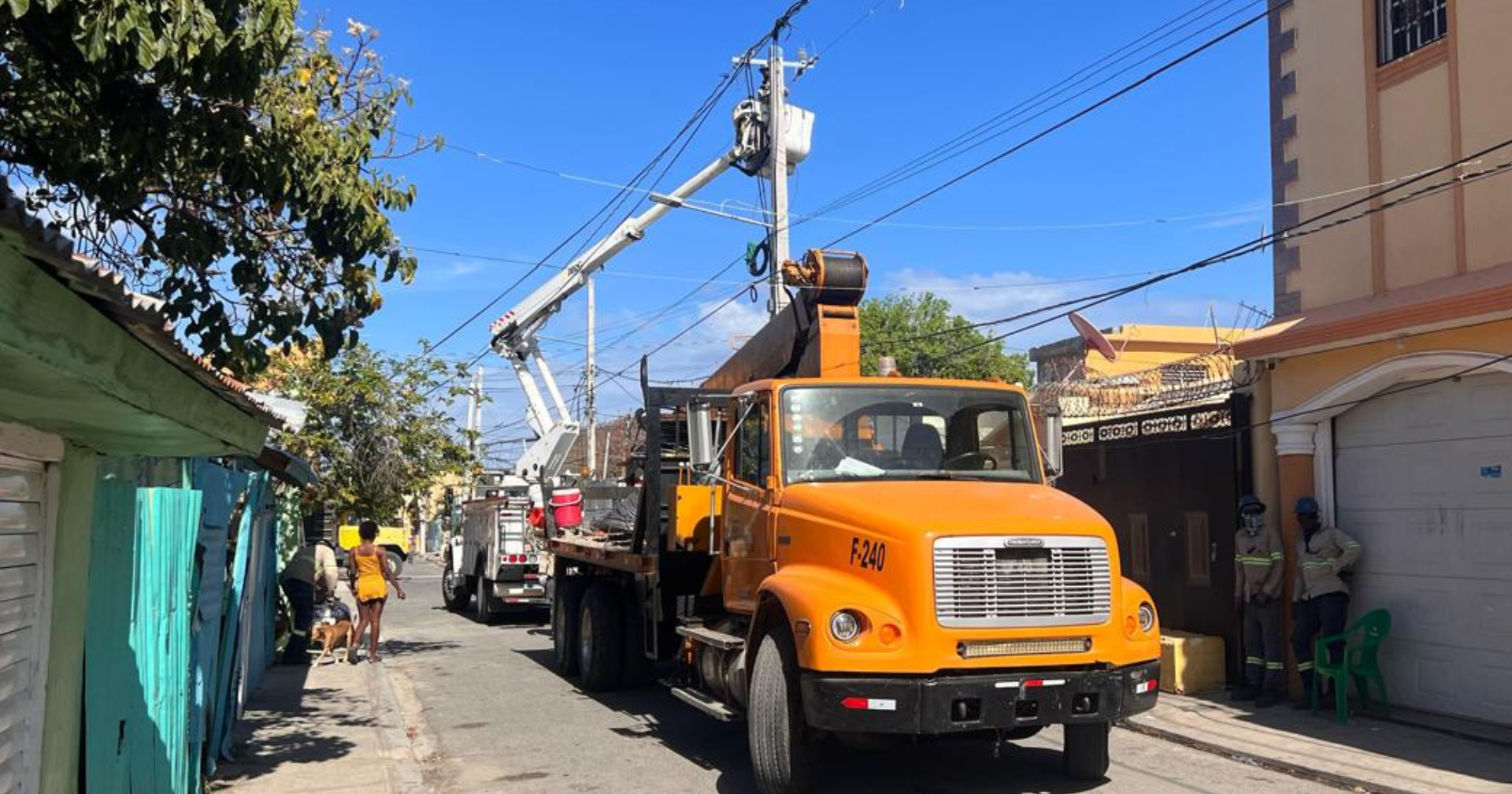 Edesur adecúa redes eléctricas, instala transformadores y normaliza ...