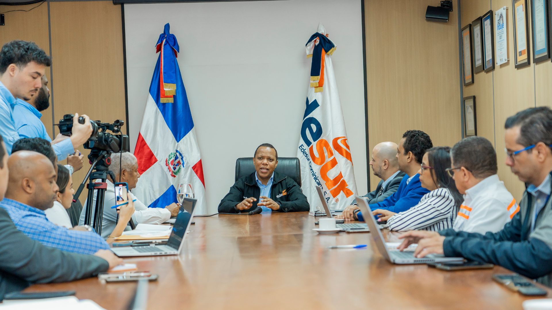 Edesur activa su Plan de Contingencia por el impacto de los efectos del huracán Beryl