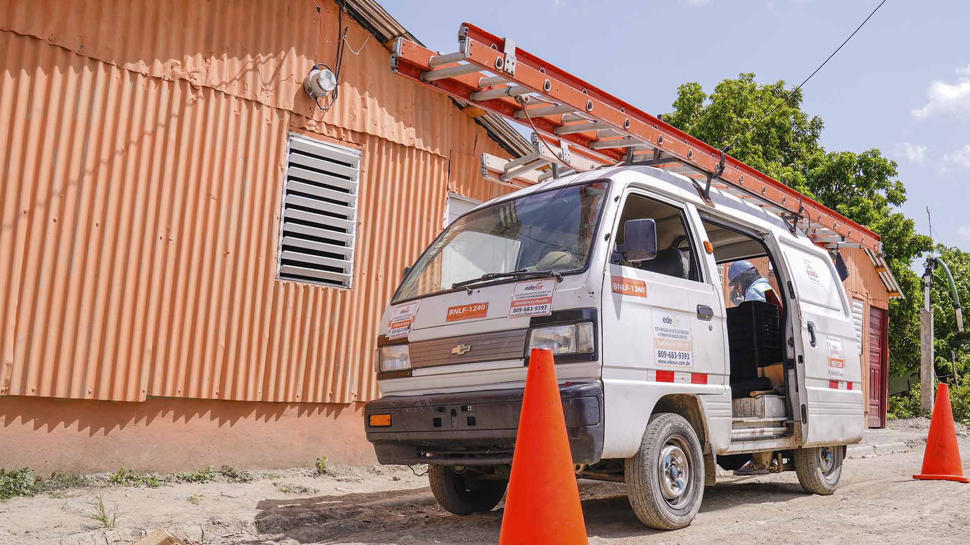 Edesur Dominicana evalúa y presenta avances de proyecto de rehabilitación eléctrica en Baní