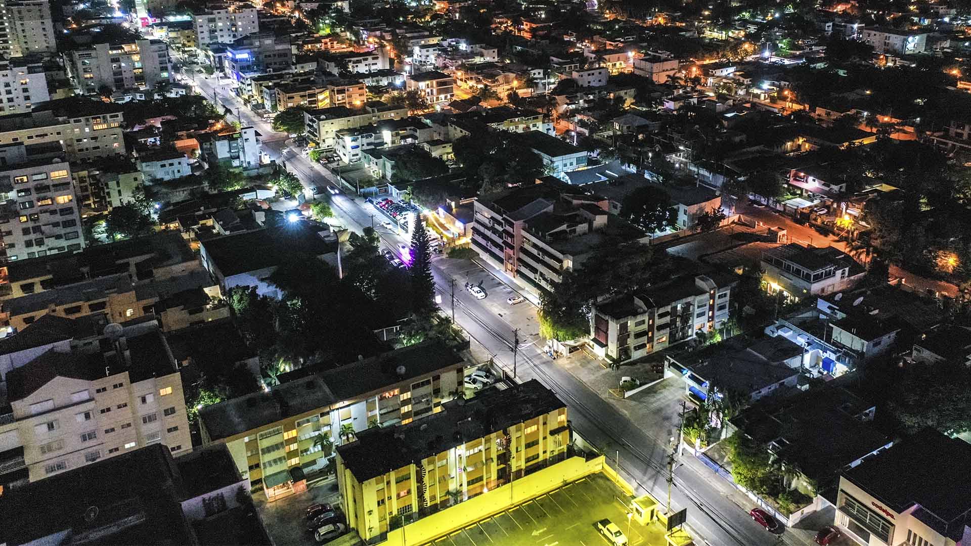 Edesur coloca 1,500 luces más LED en otras avenidas del Distrito Nacional