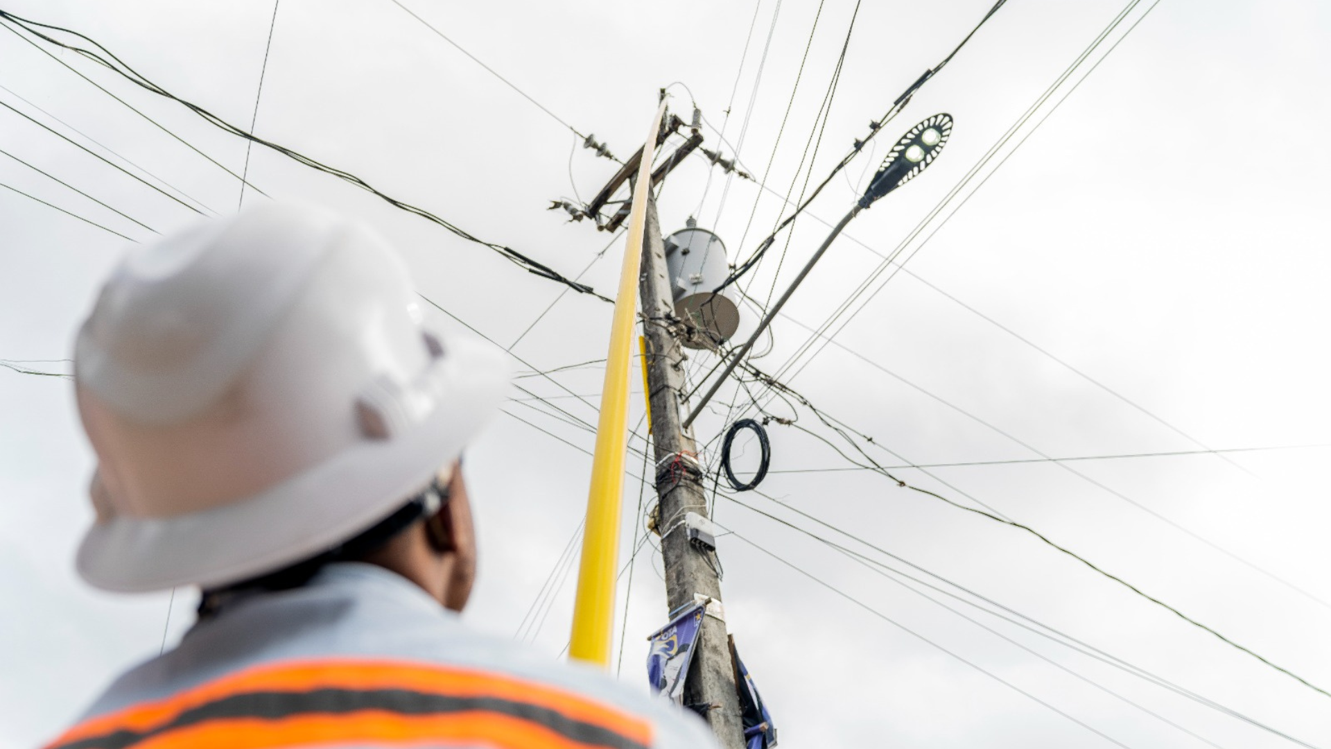 Edesur interviene comunidades de la provincia Peravia donde se registran pérdidas de un 97% en el suministro de energía
