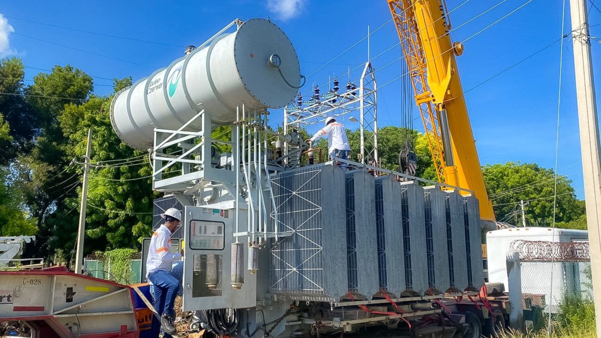 Edesur Dominicana instala en Neiba un transformador de mayor potencia para mejorar el servicio de electricidad