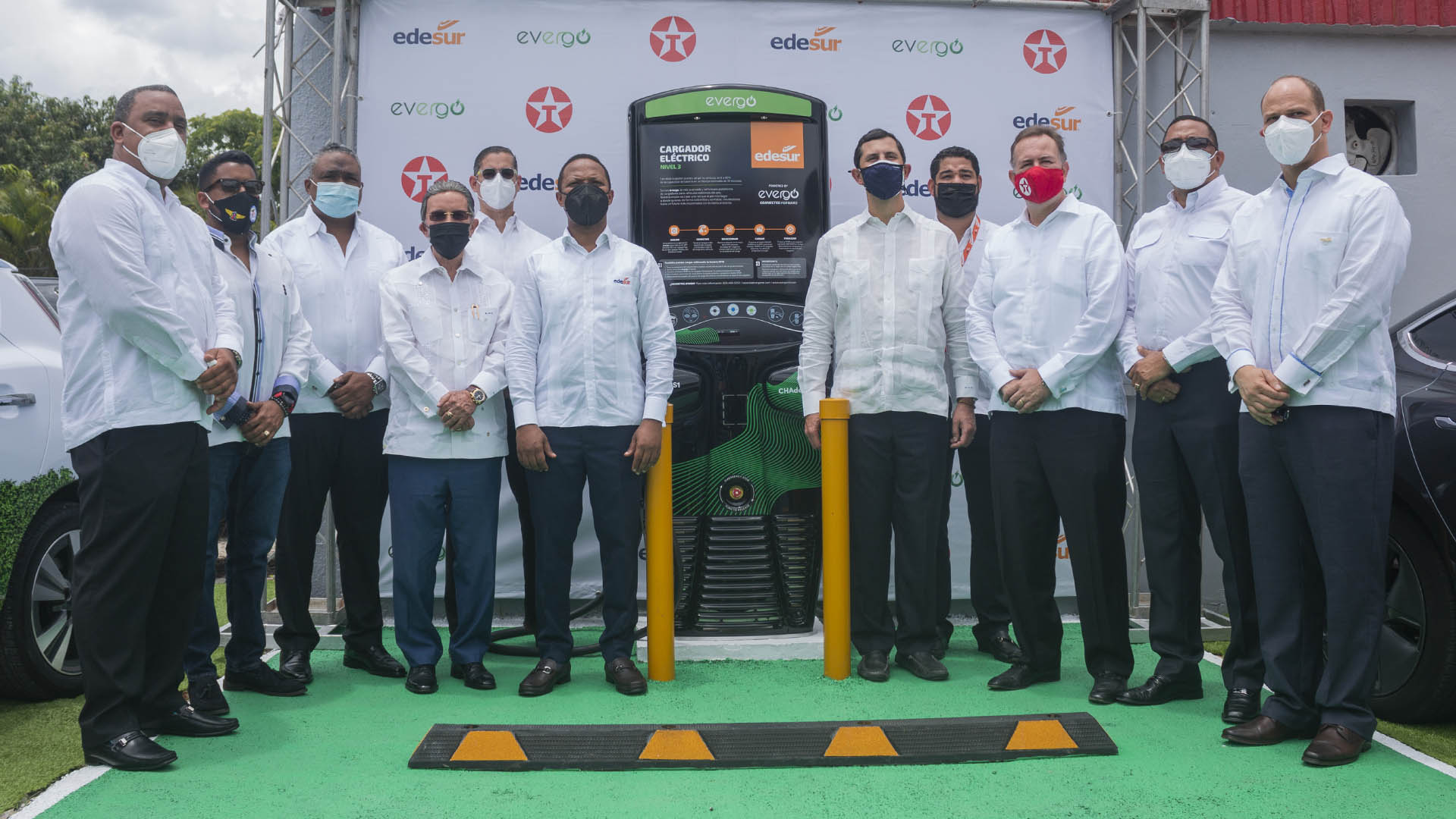 Edesur Dominicana y Evergo inauguran cargador para vehículos eléctricos en estación de combustible Texaco
