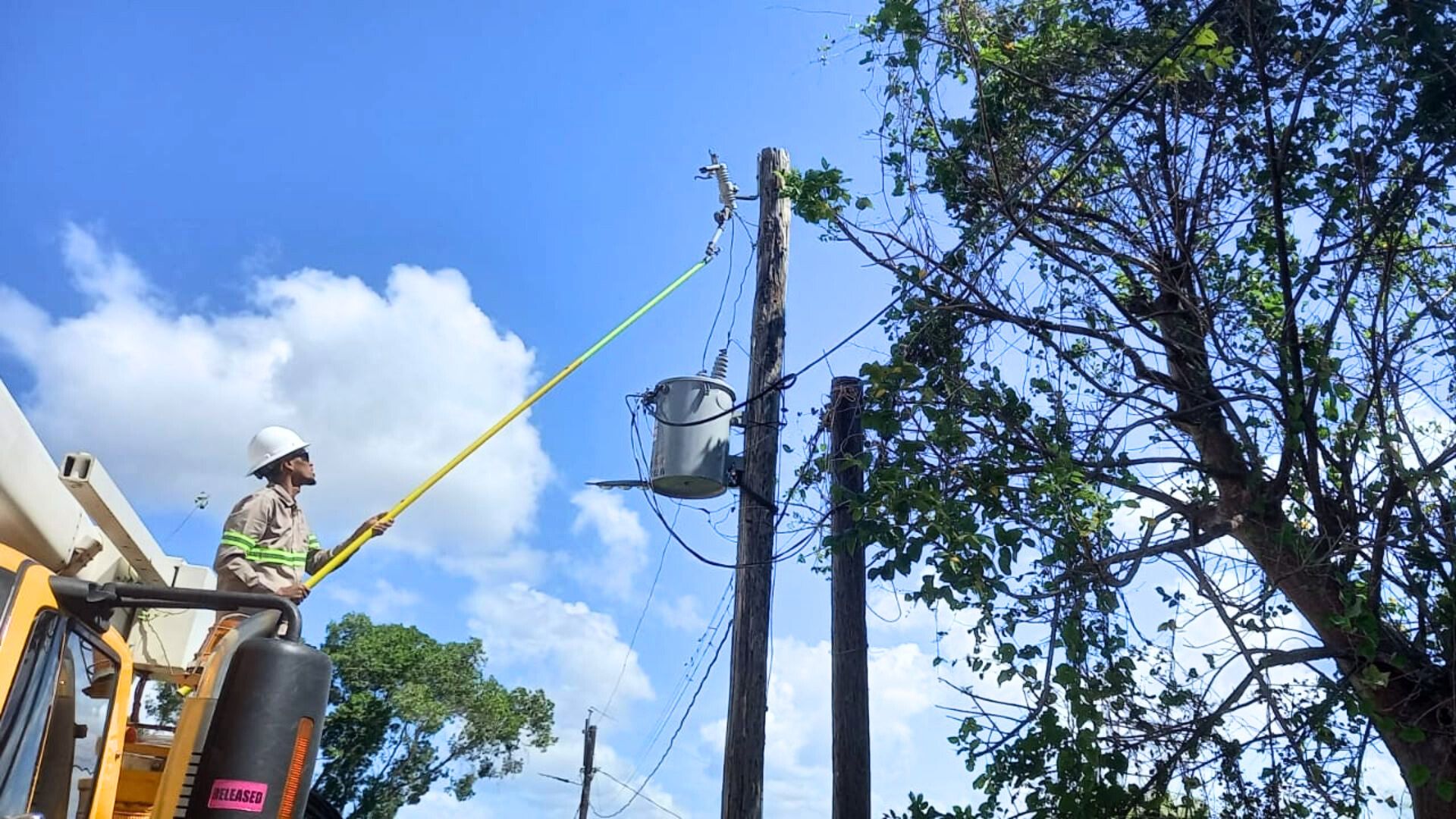 Edesur desmantela 698 conexiones ilegales y recupera 35 transformadores eran usados para el robo de energía