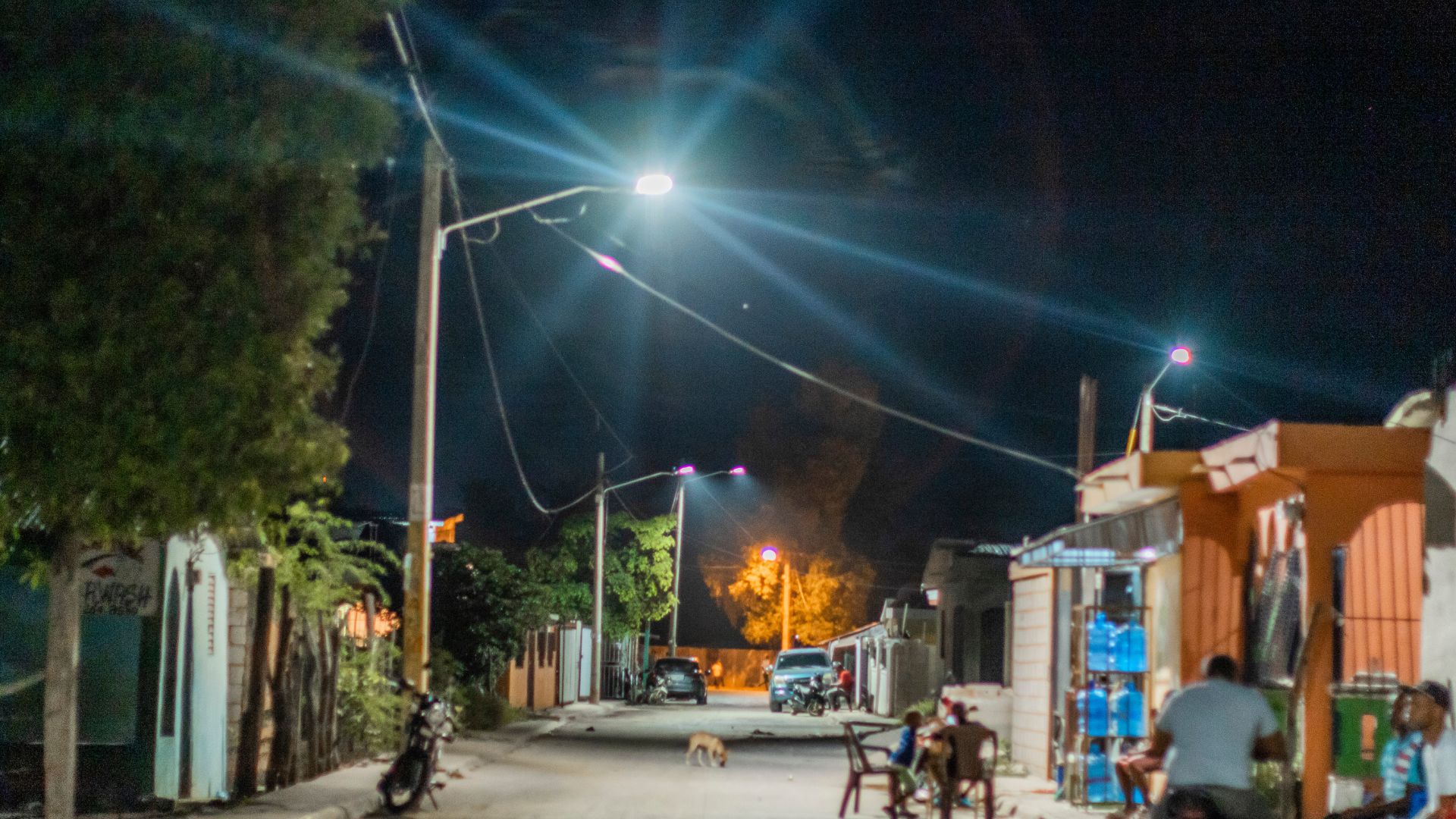 Edesur electrifica puerto turístico de Cabo Rojo, e ilumina centro de Pedernales con 300 luces Led