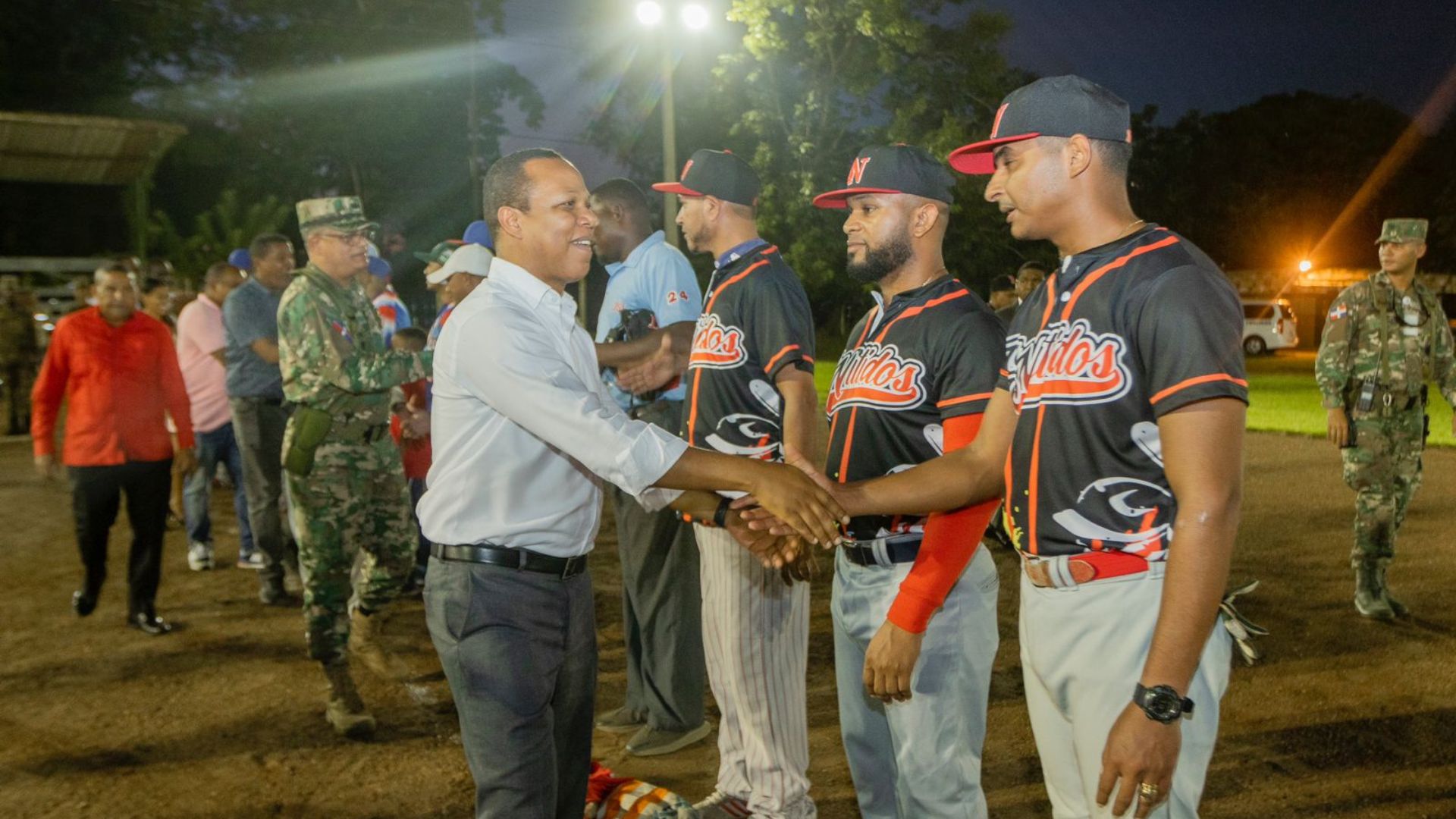Edesur ilumina el Estadio de Softbol de la 1ra. Brigada del Ejército