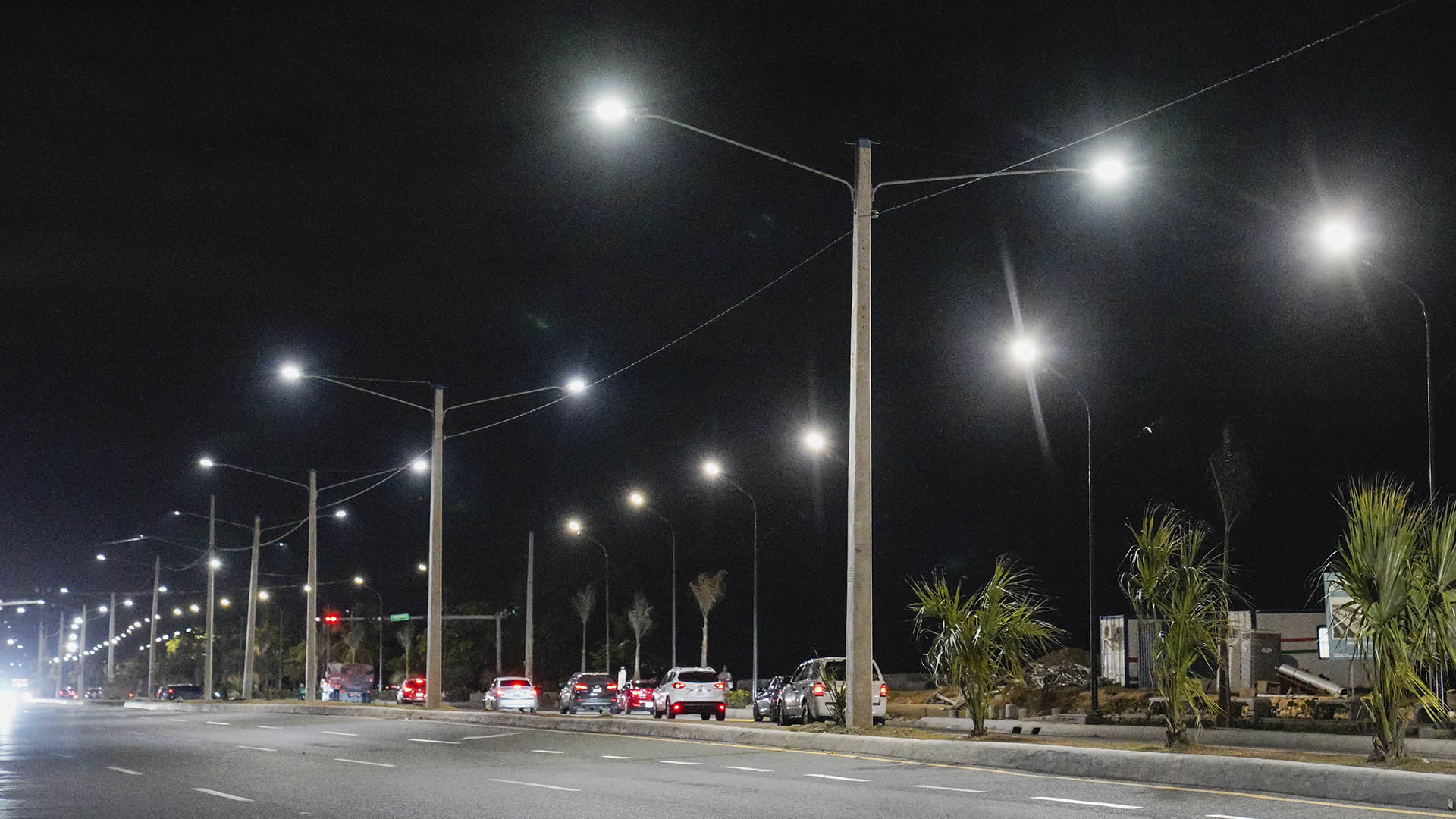 Edesur coloca 400 luminarias en importantes avenidas del Distrito Nacional