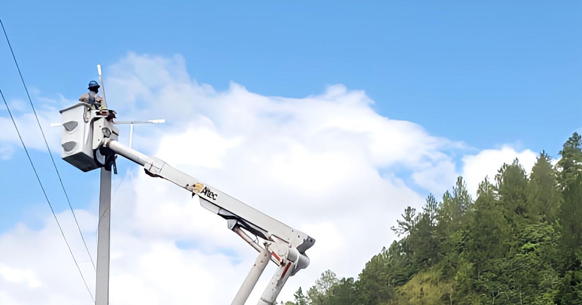 Edesur instala nuevas redes en Ocoa y electrificará acueducto múltiple ...