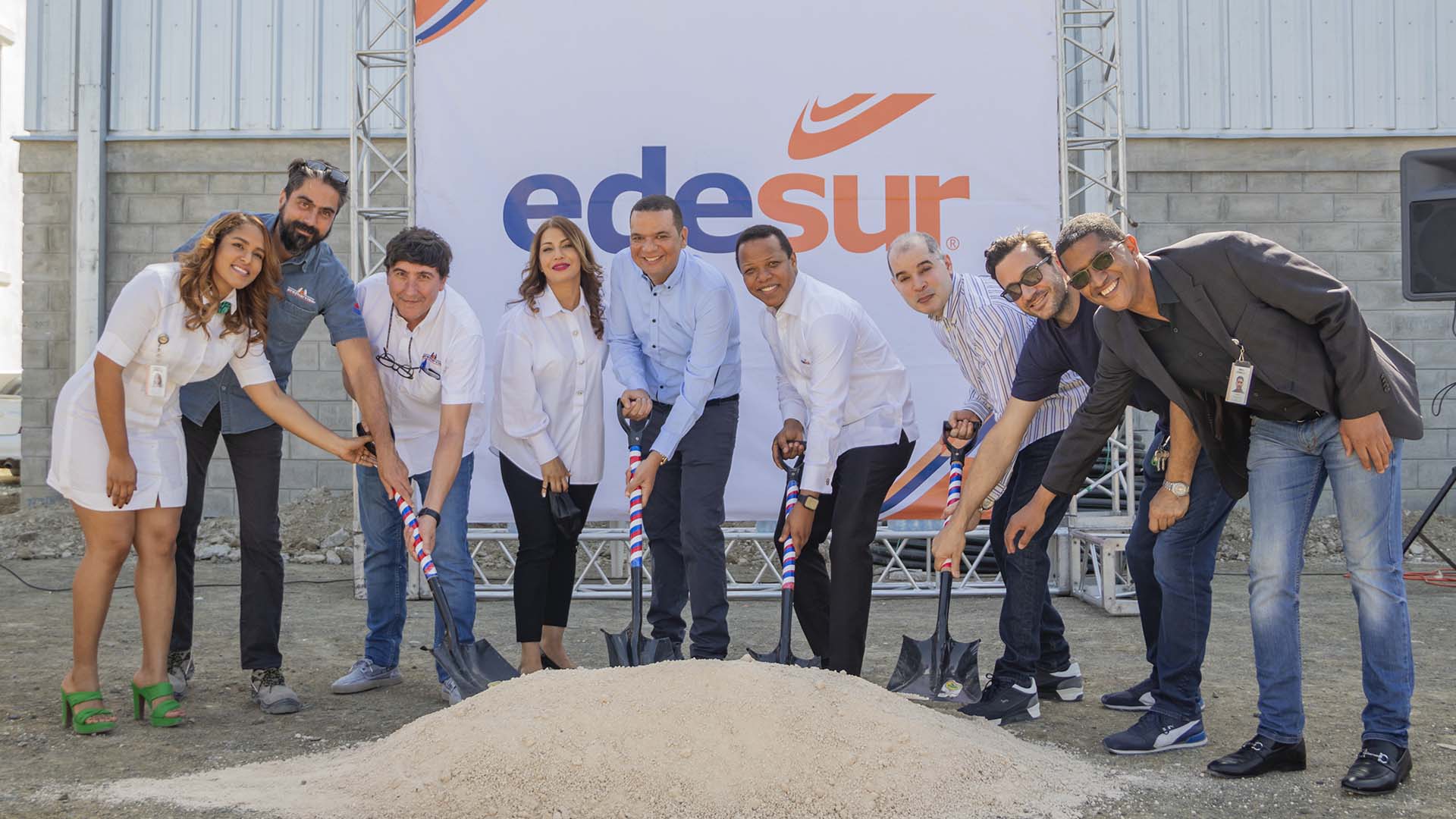 EDESUR interconectará a su circuito 13 empresas de la construcción en Peravia