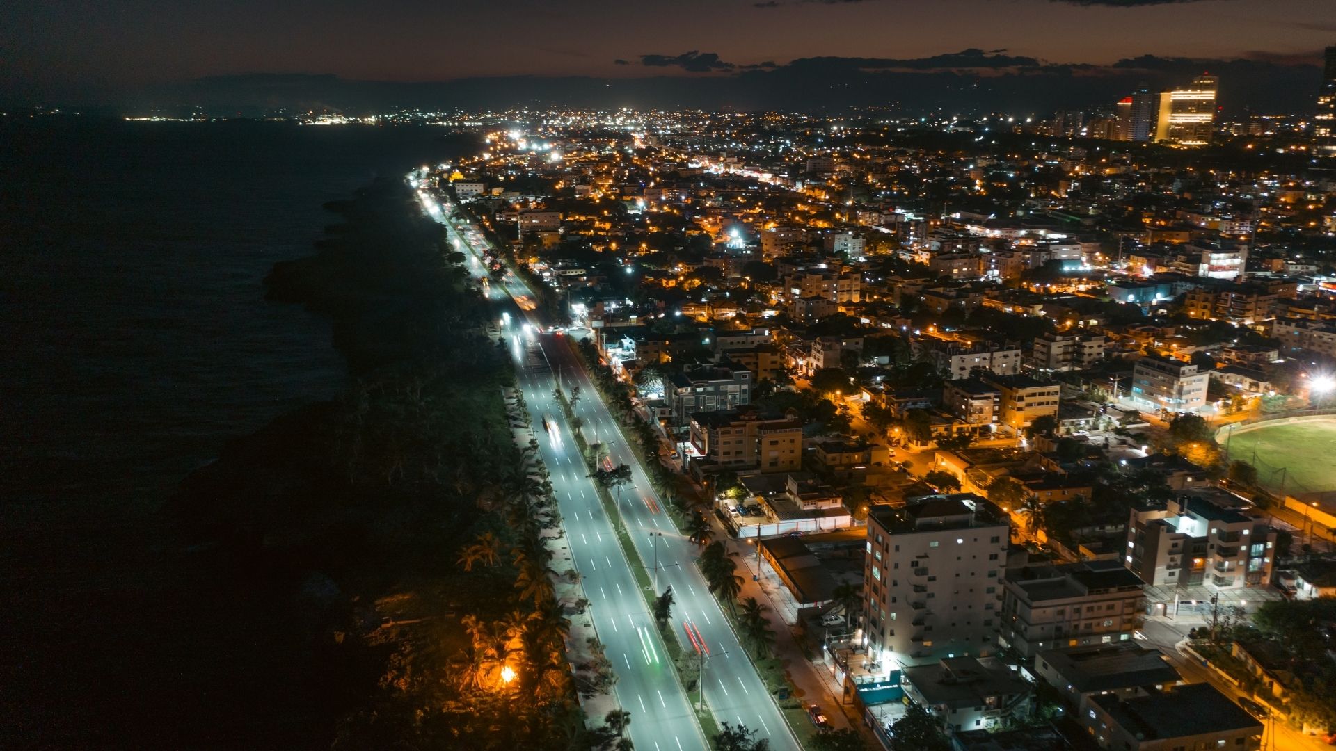 EDESUR ilumina malecón de Santo Domingo, en una tercera etapa