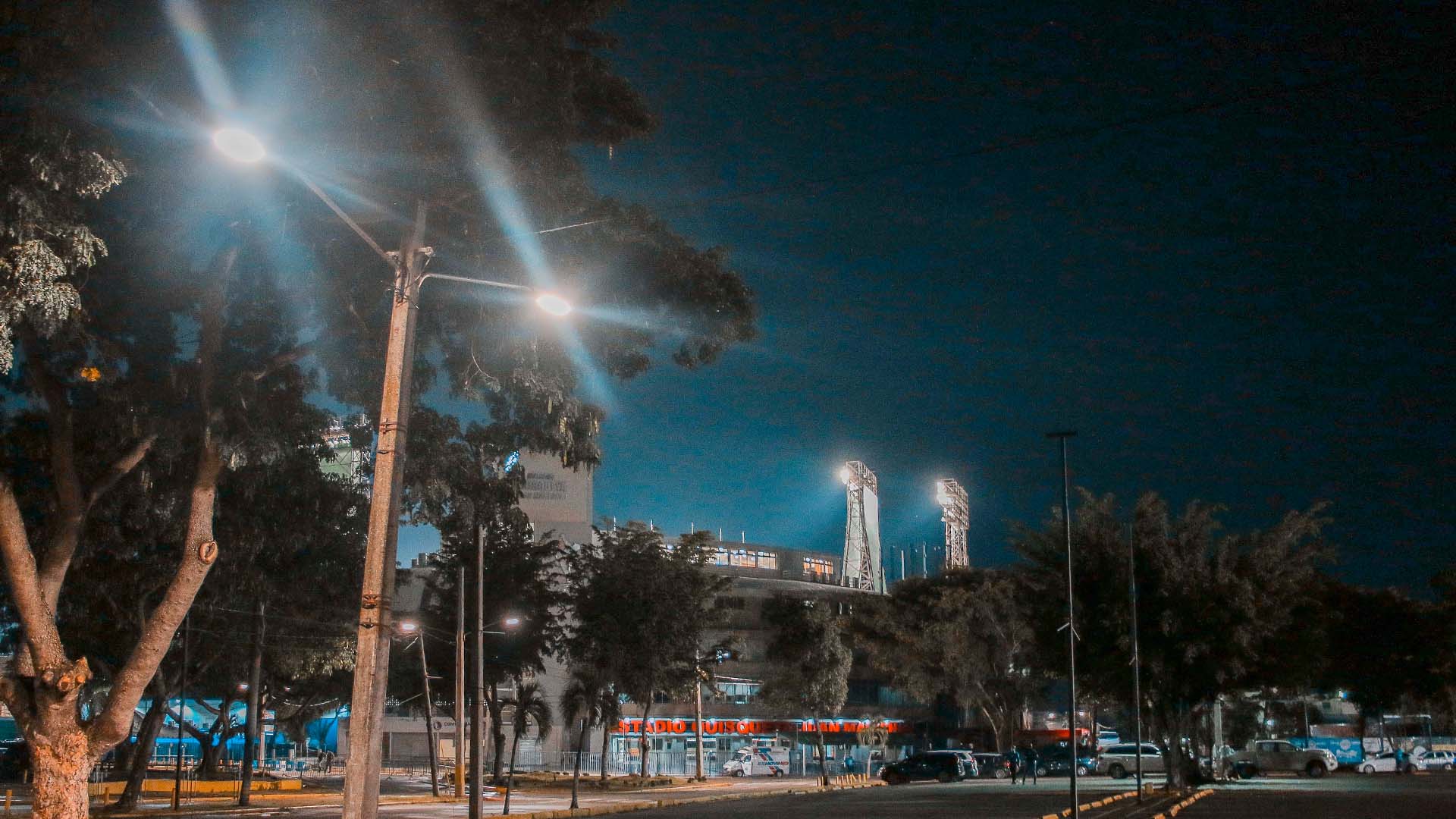 Edesur soluciona en tres minutos interrupción de electricidad provocada por globos en el Quisqueya